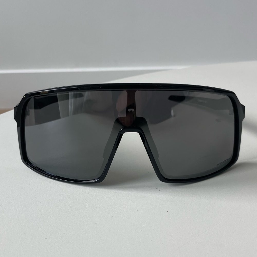 Oakley Sutro Unisex Sunglasses in all Black